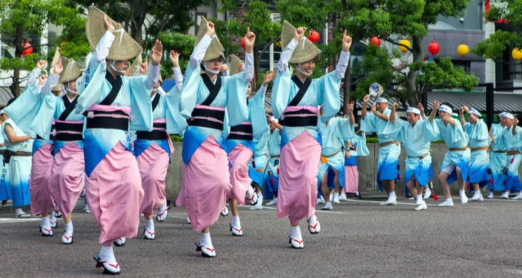 obon festival in strada